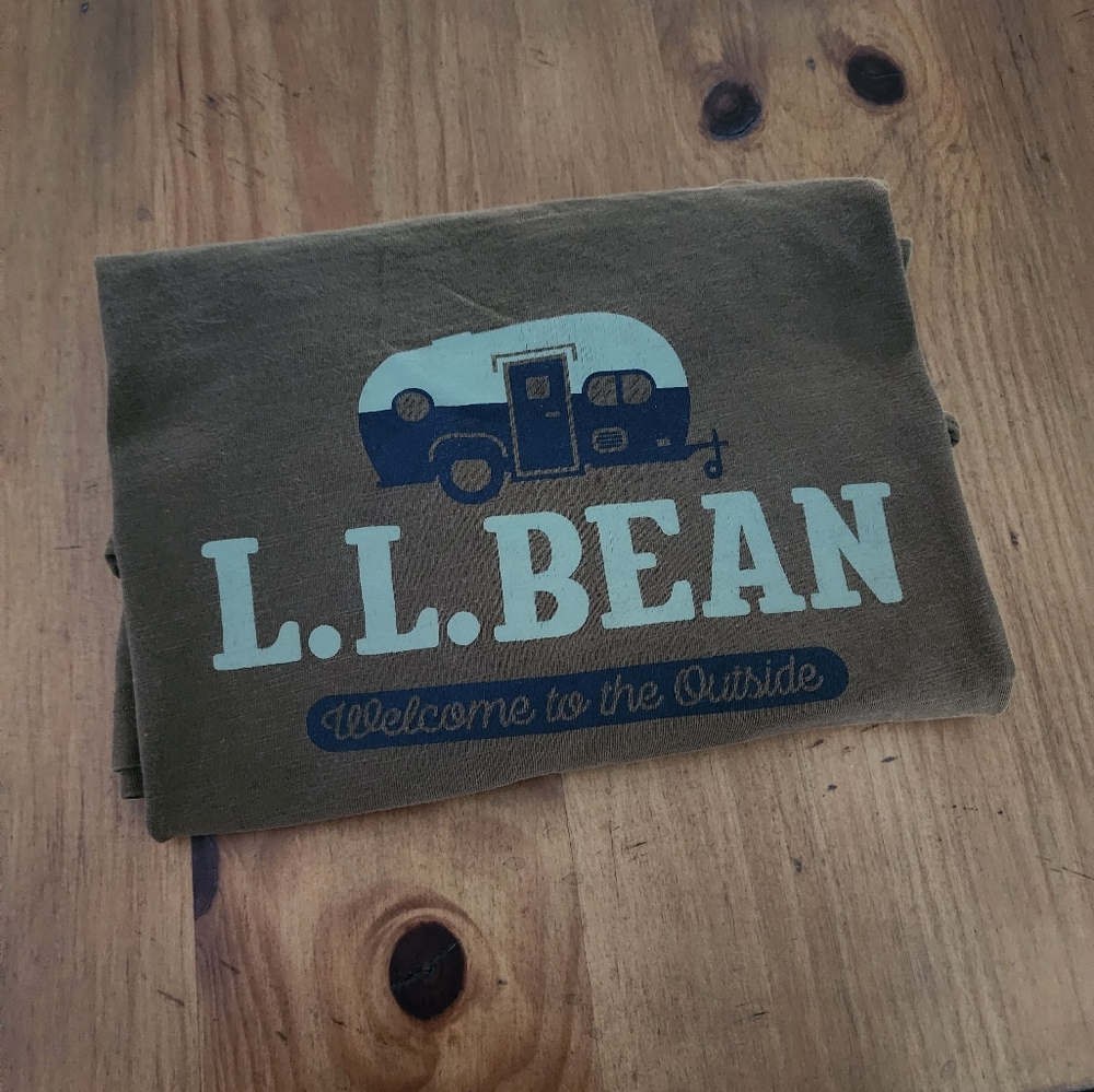 LL Bean Graphic Welcome to the Outside Camper T Shirt Slightly Fitted Crunchy L